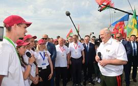 241248,49 Лукашенко принял участие в торжественном мероприятии на Кургане Славы_result